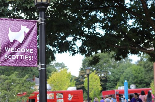 Agnes Scott Move-In day, Welcome Scotties banner.